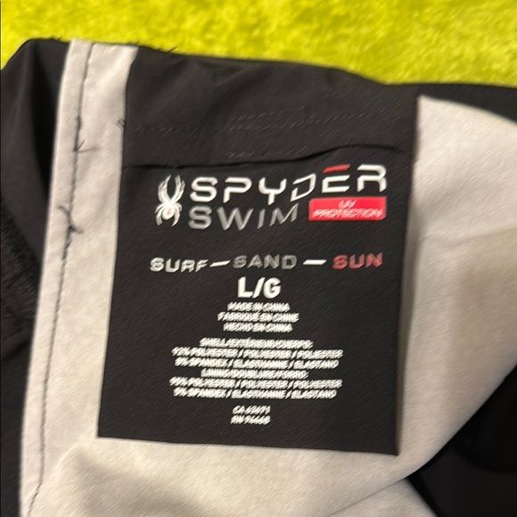Spyder Men's Black Swim Shorts Size Large Unlined with Pockets - Picture 2 of 5